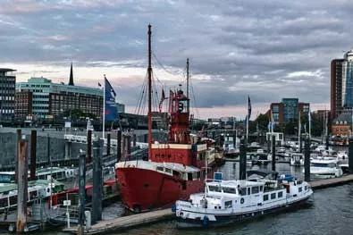 Web-pexels-paparazzi-ratzfatzzi-17458978-1