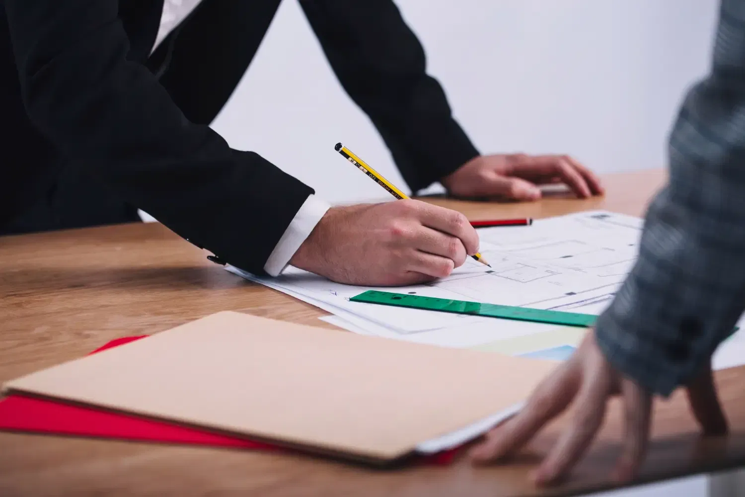 Les normes juridiques dans la realisation douvrage Respecter la legislation pour eviter les litiges KMGA article